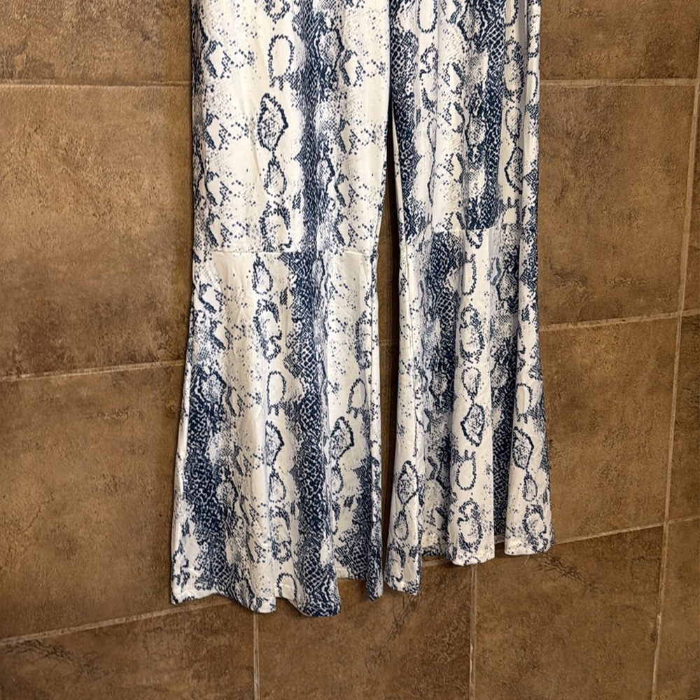 BloomChic Flair Pants size 16 XL NWT - Picture 3 of 7